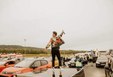 Autokoncert - Leoš Mareš na Autodromu Most