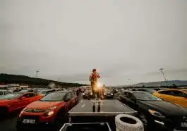 Autokoncert - Leoš Mareš na Autodromu Most