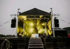 Autokoncert - Leoš Mareš na Autodromu Most