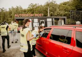 Autokoncert - Leoš Mareš na Autodromu Most