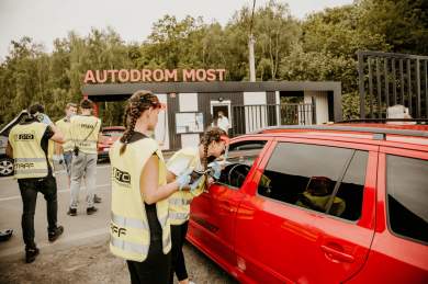 Autokoncert - Leoš Mareš na Autodromu Most