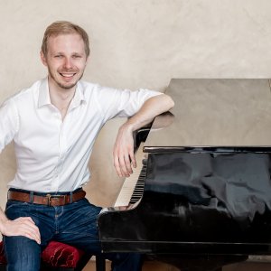 Alexej Byček-pianista a zpěvák