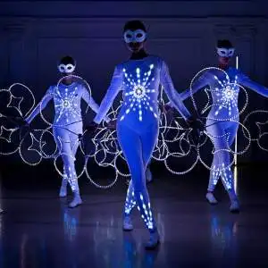 Dynamic Crystals