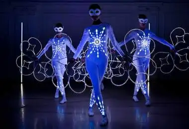 Dynamic Crystals