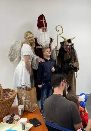 Vstřícnost a milý přístup účinkujících, všech.