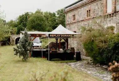EUC letní párty ve stylu 80. let