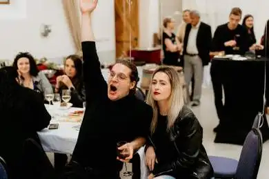 EUC letní párty ve stylu 80. let