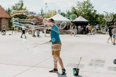 Výročí otevření a rodinný den Amazon