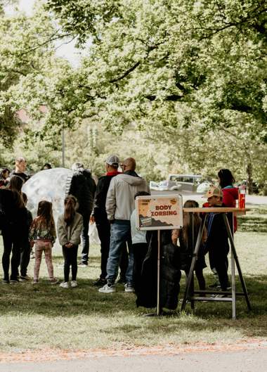 Rodinné radovánky v sadech