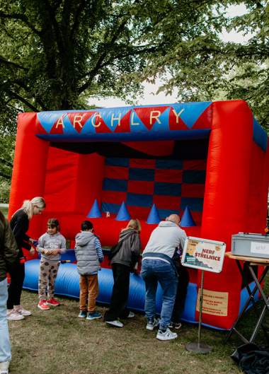 Rodinné radovánky v sadech