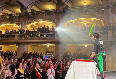 Firemní bubnování