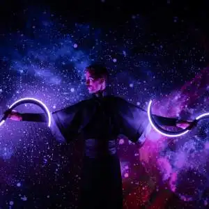 Světelná show Kris Juggling