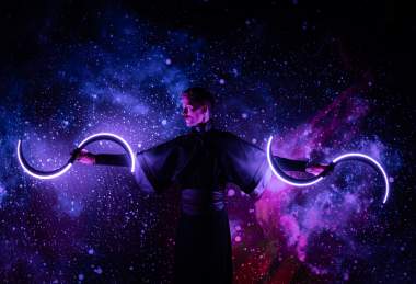 Světelná show Kris Juggling