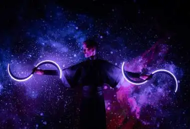 Světelná show Kris Juggling
