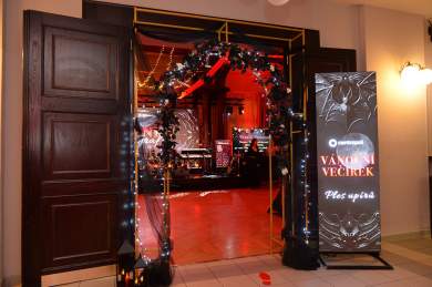 Ples upírů na Zámku Větruše