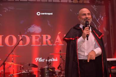 Ples upírů na Zámku Větruše