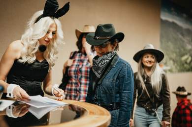 Vánoční večírek na Divokém Západě