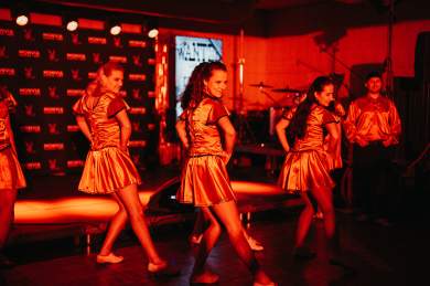 Vánoční večírek na Divokém Západě