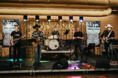 Vánoční večírek na Divokém Západě