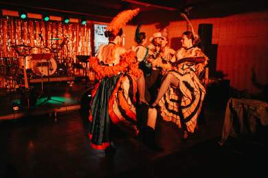 Vánoční večírek na Divokém Západě