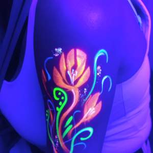 UV facepainting a bodypainting