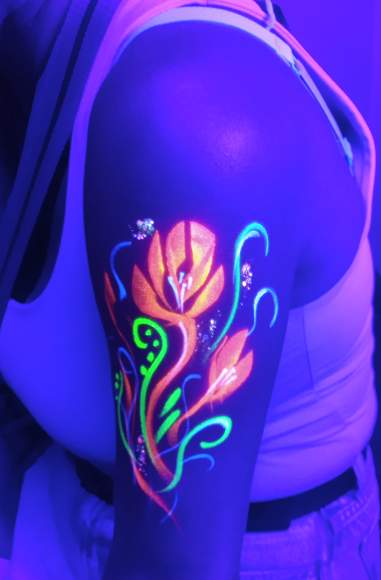 UV facepainting a bodypainting