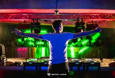 Dawe Velli – DJ pro firemní a společenské akce