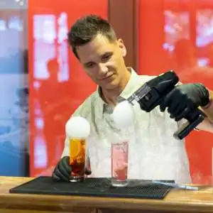 Barmanská molekulární show