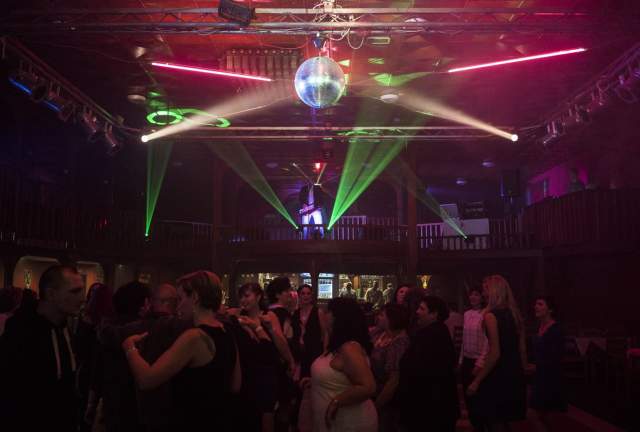 Novoroční večírek firmy Tivall ve stylu 80.let