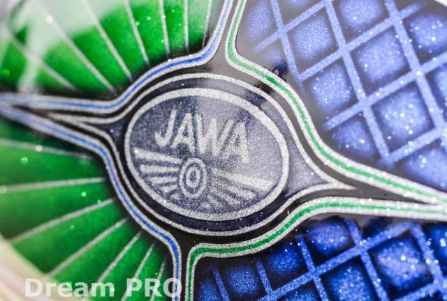 AUTOSALON NA ZAHRADĚ ČECH A VETERÁNI