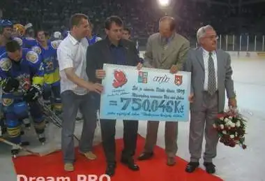 Hokejové hvězdy dětem