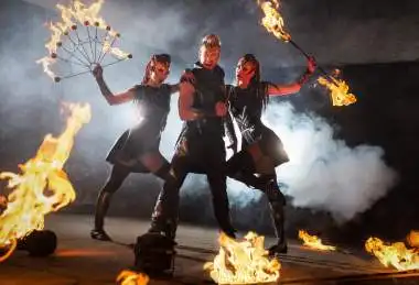 Aliatrix show