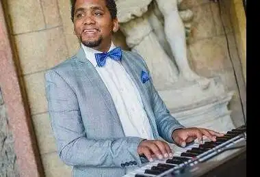 Elly Jay
