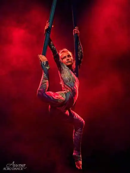 Párová akrobacie - Aurora Acro Dance
