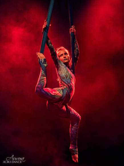 Párová akrobacie - Aurora Acro Dance